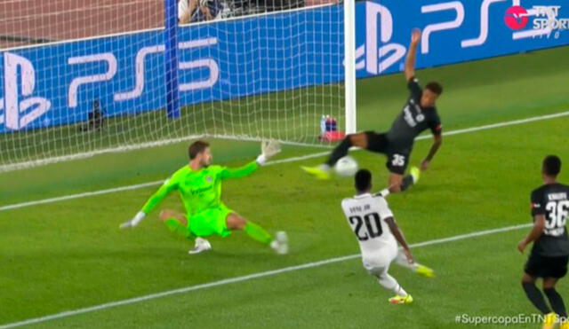 Tuta apareció de forma milagrosa para evitar el 1-0 del Real Madrid. Foto: captura de ESPN