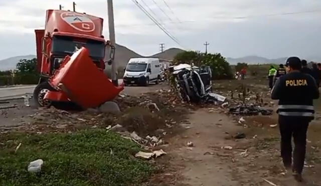 Tres de los ocupantes del automóvil fallecieron de manera inmediata. Foto: captura de Exitosa Chao