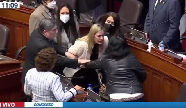 María del Carmen Alva arremetió contra la congresista Isabel Cortez. Foto: captura de Canal N