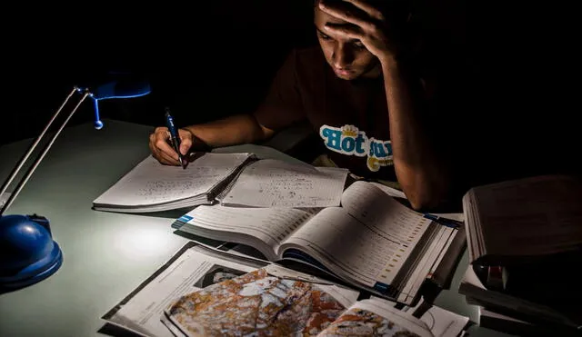 Un día de trabajo repleto de tareas mentalmente exigentes pueden dejarte sintiéndote agotado. Foto: Faizul Islam / Flickr