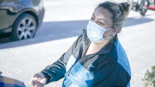 En cuestión. Flor de María Méndez sostiene que su título es verídico, sin embargo, no tiene cómo demostrarlo. Foto: La República