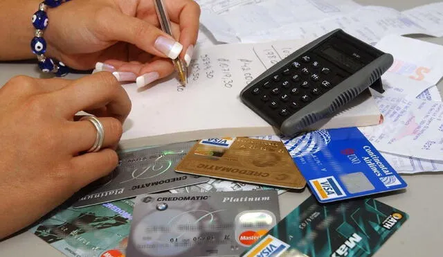 Las entidades financieras no pueden cobrar por tramitar un reclamo o realizar asesorías financieras vinculadas con el servicio financiero. Foto: Andina