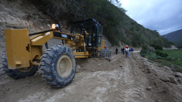 Autoridades de Cajamarca supervisan obras de construcción de carretera Cochabamba-valle Callacate. Foto: Gerencia Subregional Chota.