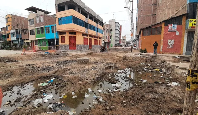 Se reportaron presencia de aniegos en la ejecución de trabajos en la avenida El Dorado. Foto: Carlos Romero / La República