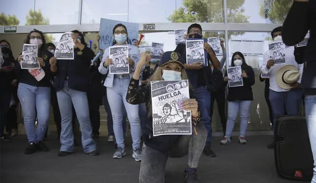 Los trabajadores también piden nombramiento del personal médico y los peritos forenses que laboran en sus áreas respectivas. Foto: Rodrigo Talavera/La República