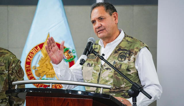 "Estoy seguro de que él que viene hará las cosas mejor", dijo el ministro José Luis Gavidia. Foto: Ministerio de Defensa