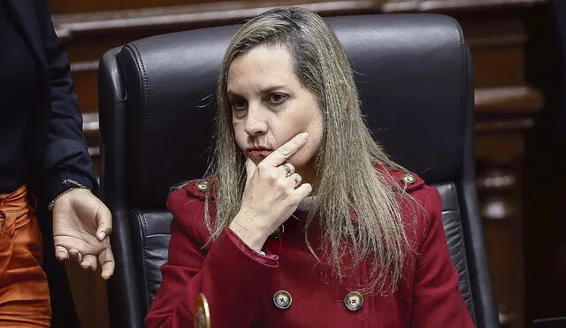 Descargo. María Alva ha señalado que su despacho no participa en las adquisiciones. Foto: Antonio Melgarejo/ La República