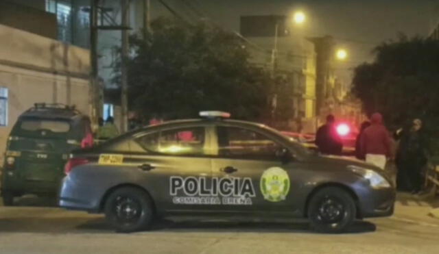 Policía recogió evidencia sobre crimen en Breña. Foto: captura de América TV