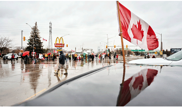 Varones y mujeres tienen la misma oportunidad para conseguir un puesto de trabajo en Canadá. Foto: AFP