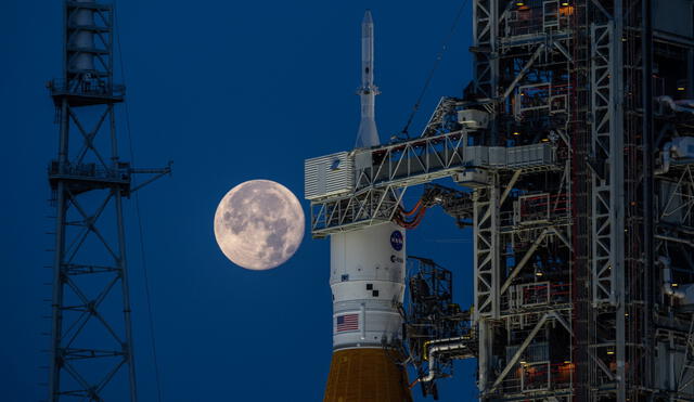 En la misión Artemis 1, la nave Orión sobrevolará la Luna a 70.000 km de distancia. No llevará humanos a bordo. Foto: Ben Smegelsky / NASA