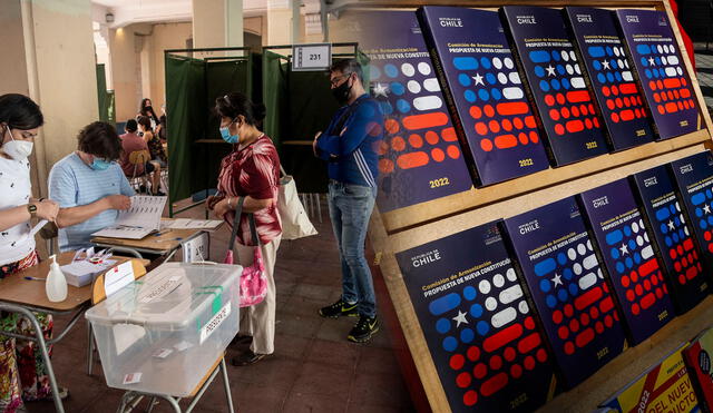 El Plebiscito de Salida se realizará este domingo 4 de septiembre en Chile. Foto: composición LR / AFP