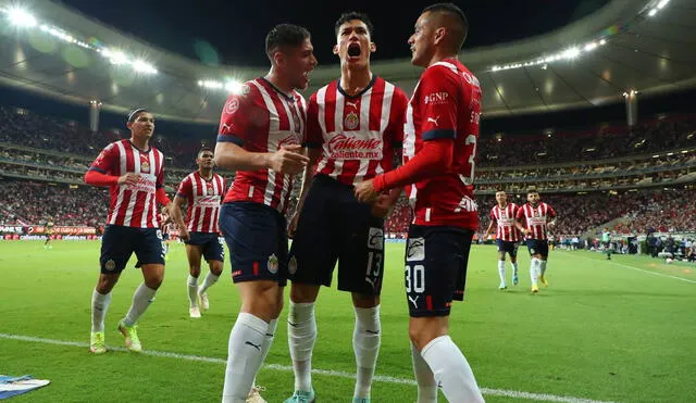 El cuadro de Guadalajara alcanzó los 15 puntos y está en puestos de liguilla. Se ilusiona con llegar a la cima. Foto: Twitter Chivas