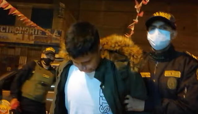 Hombre fue llevado a la delegación policial para las diligencias de ley. Foto: captura de video/PNP