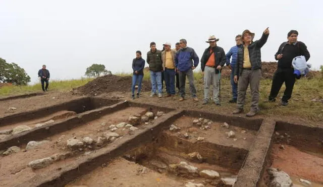 Dentro de la tumba hallaron artefactos musicales y de ritos. Foto: Gobierno Regional de Cajamarca/Facebook