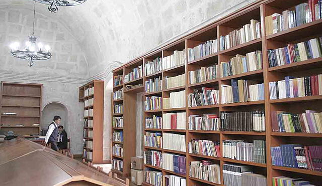 Inventario. En este proceso se detectó que decenas de libros se perdieron de las colecciones donadas a biblioteca. Foto: La República