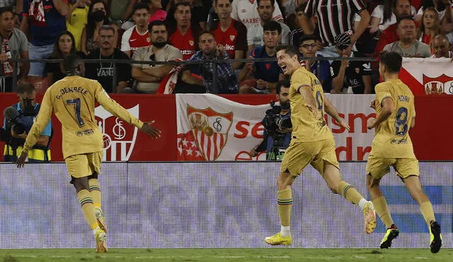 Barcelona vs. Sevilla: con goles de Raphinha y Lewandowski, los culés se fueron al descanso con el marcador 2-0 a su favor. Foto: EFE