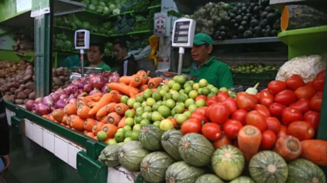 Precios de los alimentos se incrementaron en varias ciudades del país en el mes de febrero. Foto: Andina