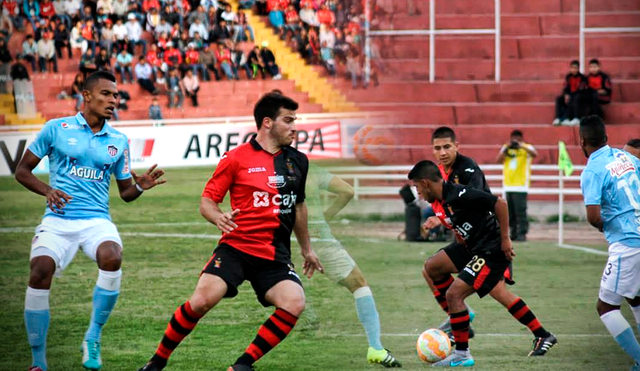 Melgar y Junior se enfrentaron en la primera fase de la Copa Sudamericana 2015. Foto: Composición Gerson Cardoso / DeChalaca / DeChalaca