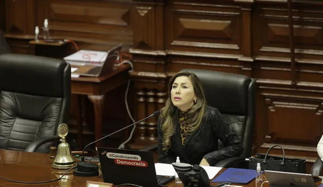 Congresistas de bancadas de izquierda impulsaron la moción de censura en contra de la presidenta del Congreso, Lady Camones. Foto: Gerardo Marín / La República