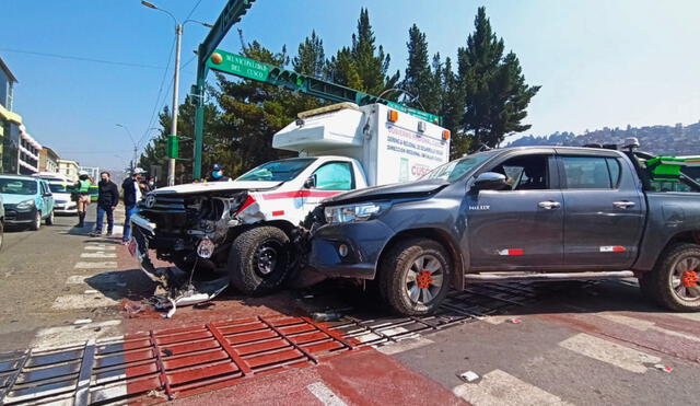 Los ocupantes de ambos vehículos están ilesos. Foto: URPI/Alexander Flores