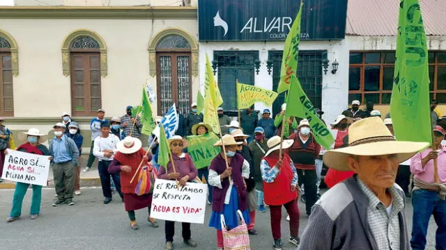 Rechazo. Pobladores en contra de la resolución del ANA. Foto: La República