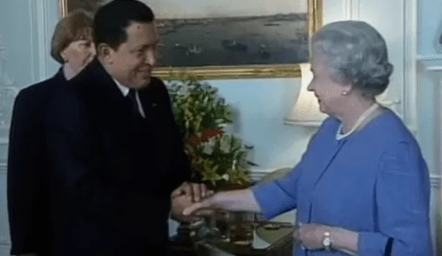 Hugo Chávez se reunió con la Reina Isabel II en Reino Unido, en octubre de 200. Foto: captura/ AP Archive