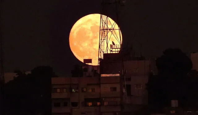 La fase lunar más esperada es la luna llena. Foto: AFP