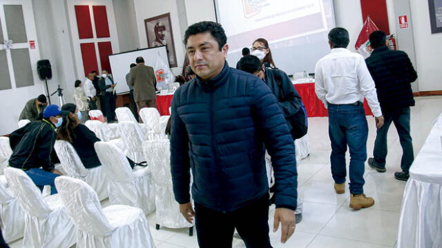 Congresista Guillermo Bermejo participó en ceremonia de mineros. Foto: La República