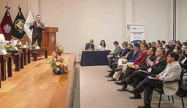 Candidatos de Arequipa. El viernes pasado se reunieron con voceros de SNI. Estos les sugirieron equipos técnicos. Foto: Rodrigo Talavera/La República