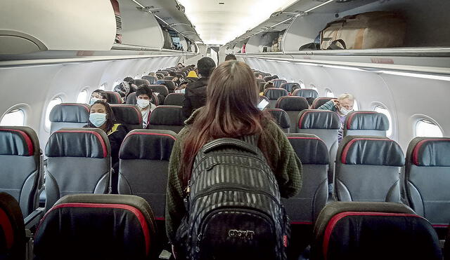 Impulso a la demanda. La llegada de aerolíneas low cost podría generar que se duplique la cantidad de viajes por persona. Foto: John Reyes/ La República