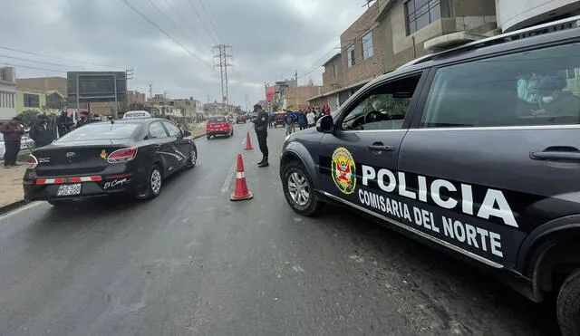 Efectivos policiales de la Unidad de Búsqueda y Rescate llegaron para dar auxilio, pero la persona ya había muerto. Foto: Rosa Quincho/URPI LR-Norte