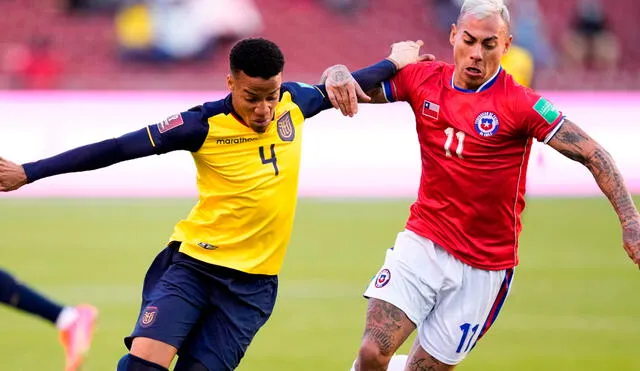 El lateral Byron Castillo enfrentó a Chile en las Eliminatorias Qatar 2022. Foto: AFP