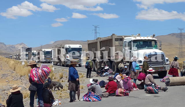 Protesta de comunidades originarias de Espinar en el corredor minero. Foto: cortesía coordinación de comunidades