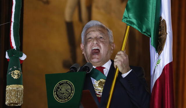 AMLO dio inicio a las celebraciones con el Grito de Independencia. A los festejos, acudieron invitados especiales. Foto: EFE