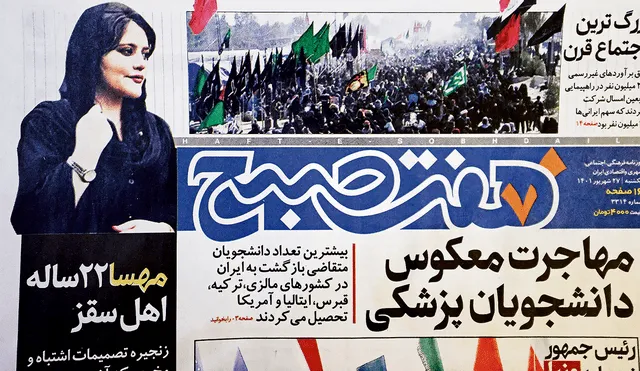 Denuncia. Portada del periódico iraní Hafteh Sobh con una fotografía de Mahsa Amini, quien murió a manos de agentes de la "policía de la moralidad". Foto: EFE