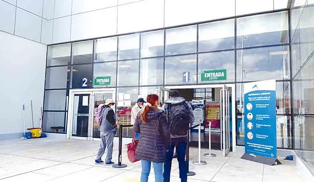 Rechazo. Son varios cierres del aeropuerto de Juliaca. Empresa administradora dice que nuevos trabajos son profundos. Foto: La República