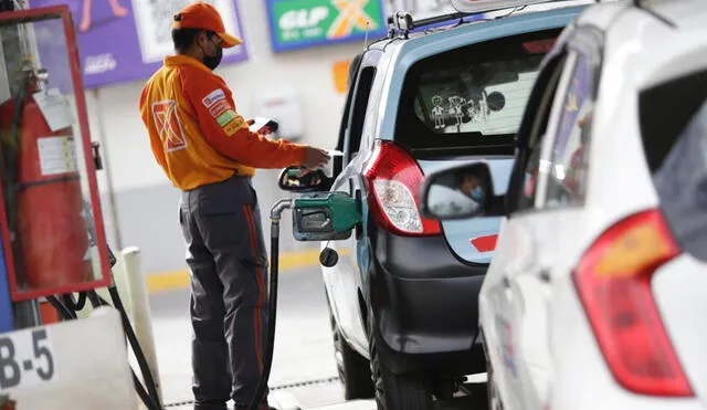 En las últimas 7 semanas el precio mayorista de la gasolina de 90 pasó de S/ 17,10 a S/ 13,25. Foto: Andina