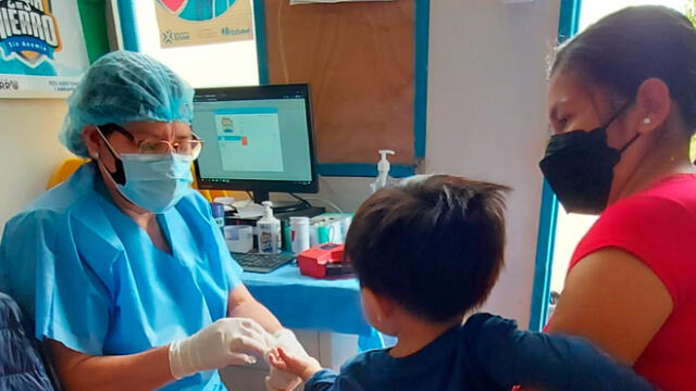 Personal de EsSalud realizó tamizaje de anemia a menores de tres años. Foto: EsSalud.
