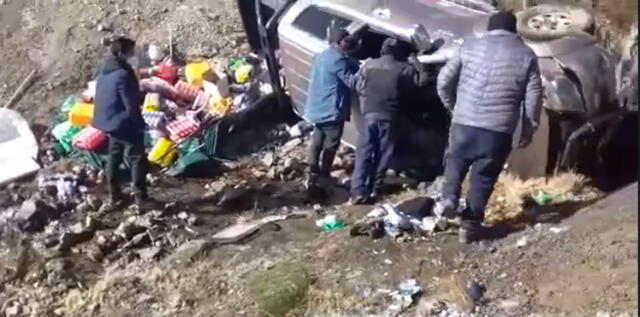 Puno. Accidente de tránsito se registró a raíz de la aparición de los delincuentes. Foto: Captura Radio Altura