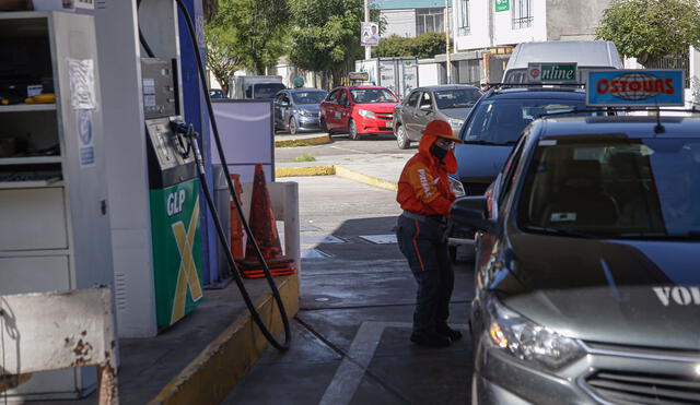 Desabastecimiento de GLP: grifos reportan escasez de combustible en Lima y regiones del Perú. Foto: composición Rodrigo Talavera