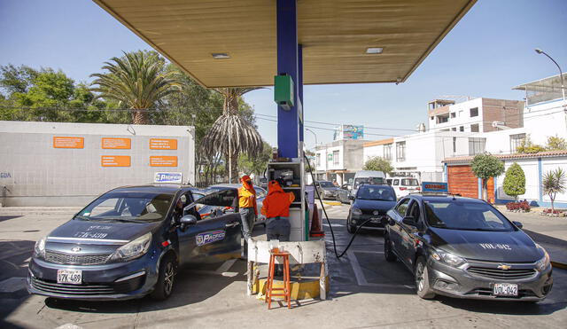 Desabastecimiento. Se espera que en los próximos días se regularice el abastecimiento de combustibles. Foto: Rodrigo Talavera/LR