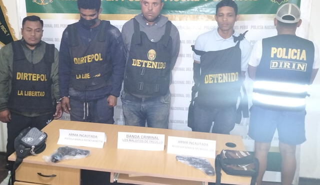 Detenidos fueron conducidos al complejo policial Alcides Vigo Hurtado. Foto: PNP