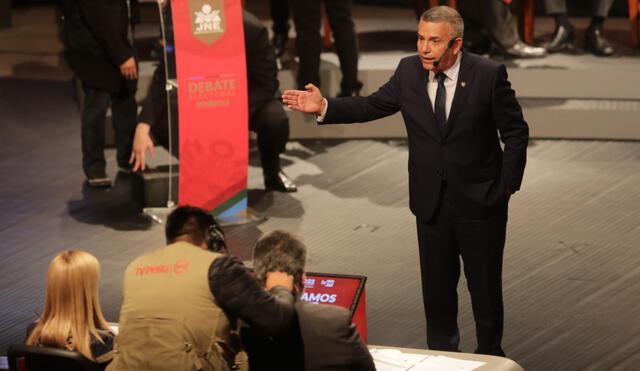Daniel Urresti protagonizó un tenso momento con la moderadora del debate municipal 2022. Foto: John Reyes