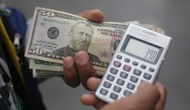 En octubre del 2021, el precio del dólar llegó a la cotización récord de S/ 4,1380. Foto: Carlos Contreras/La República