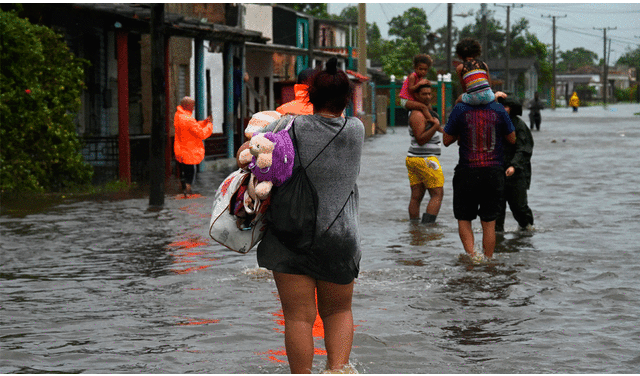 Las autoridades de Cuba han mencionado que se produjeron daños “considerables” por el paso del huracán Ian. Foto: AFP