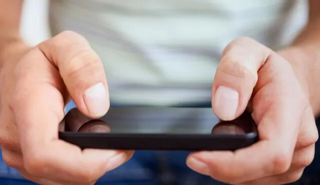 Una buena pantalla, gran autonomía, bastante espacio y suficiente RAM son los puntos que debes tener en cuenta antes de comprar un teléfono. Foto: Xataka