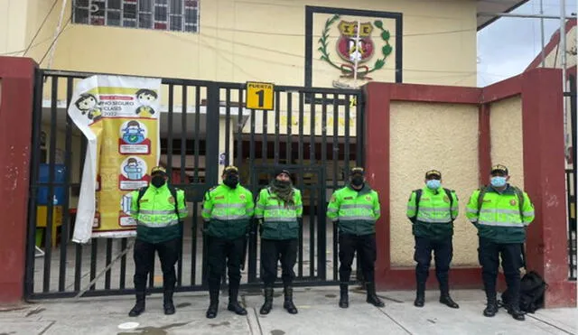 Despliegue de policías y militares se ejecuta en todo el territorio nacional para garantizar la jornada electoral de este domingo 2 de octubre. Foto: PNP