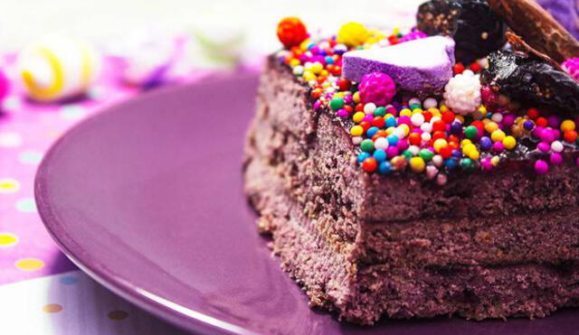 El turrón de maíz morado es una opción diferente para disfrutar del tradicional postre limeño. Foto: Diario El Bono