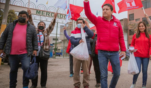 El líder de TMT recorrió varias provincias en la campaña proselitista. Foto: Facebook