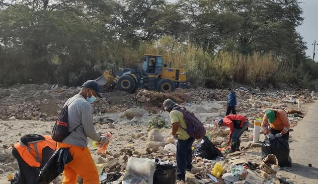 Trabajadores recogieron miles de kilos de basura en Morropón. Foto: MPM